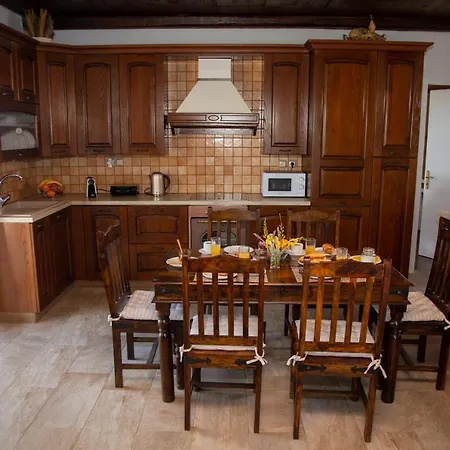 Mylos House With Sea View ليكسوري